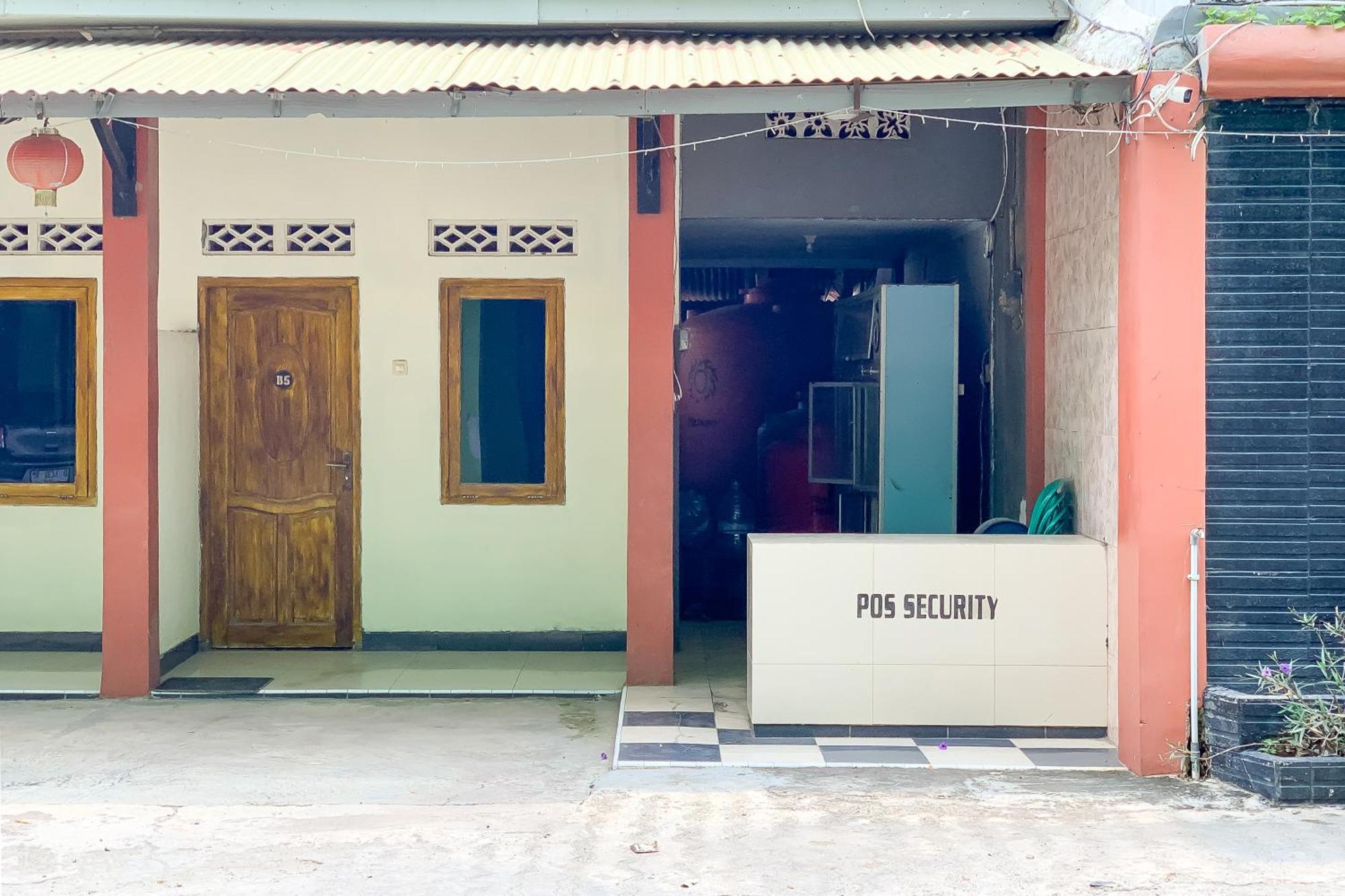 Penginapan Losmen Ayu Pamanukan Redpartner Pamanukan Hilir 외부 사진