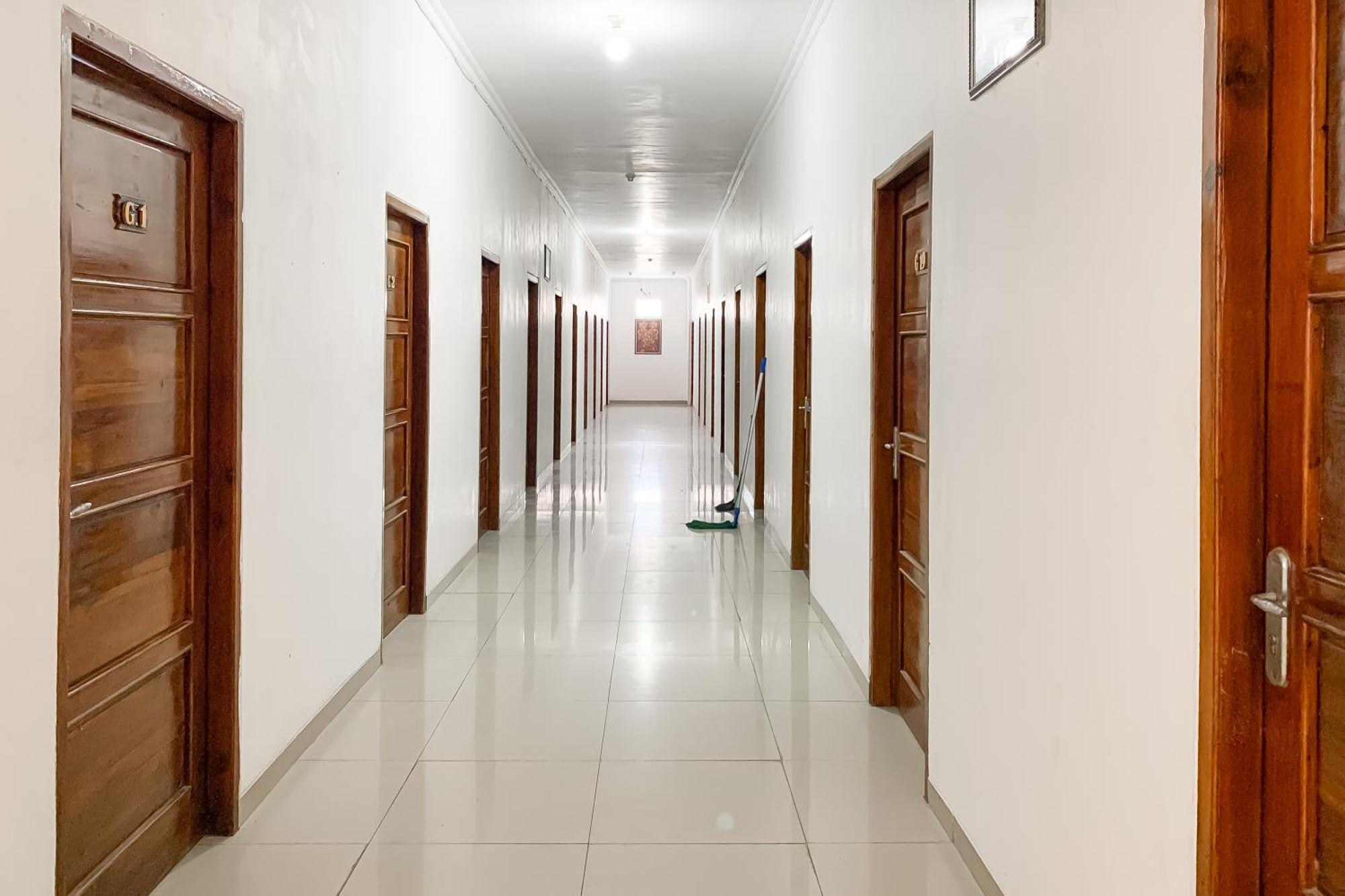 Penginapan Losmen Ayu Pamanukan Redpartner Pamanukan Hilir 외부 사진